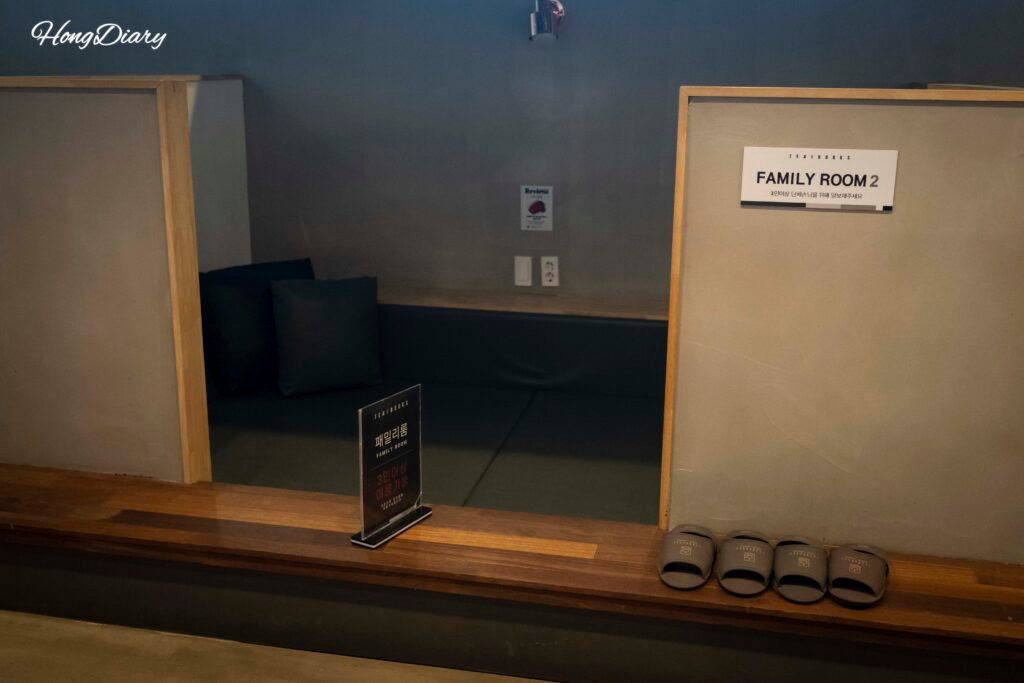 Group and family seating area at Tea & Books ocean view cafe, Gwanganli
