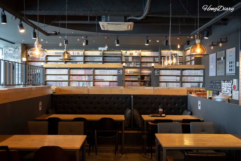 Open seating area at Tea & Books cafe on the 8th floor, Gwanganli