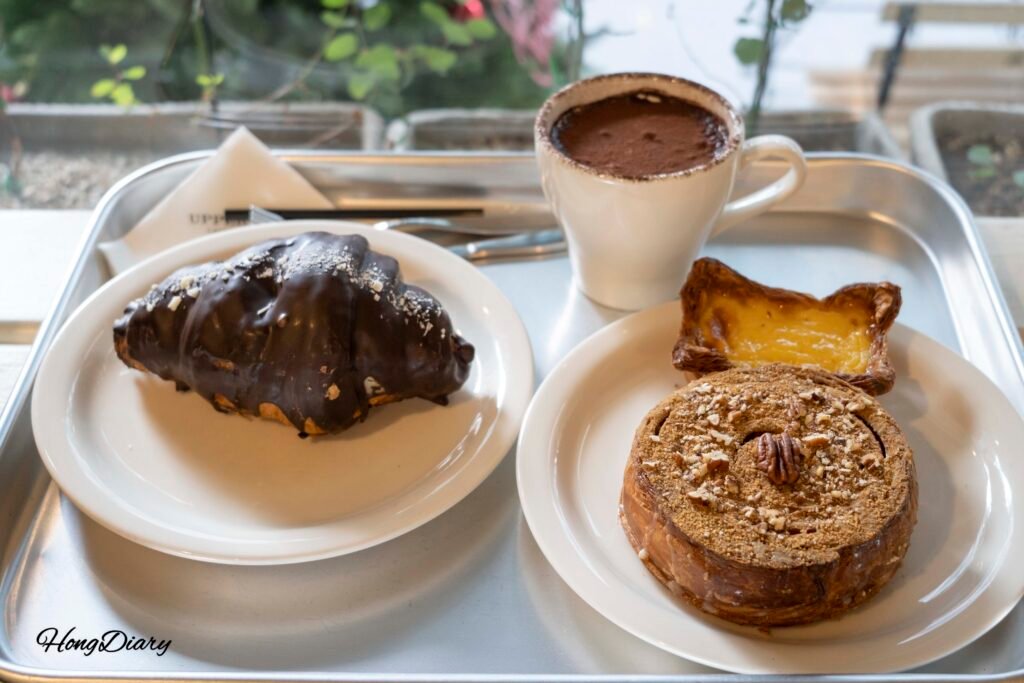 Cream Schpeanner coffee and pastries Upper East Bakery Busan