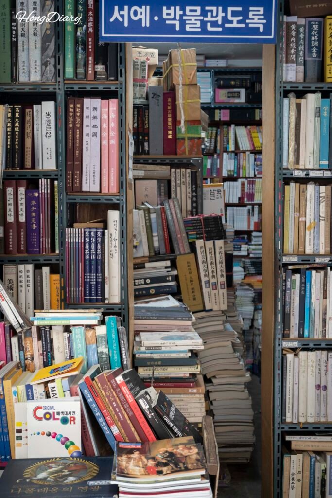 宝水洞本屋通りのレトロな雰囲気の書店