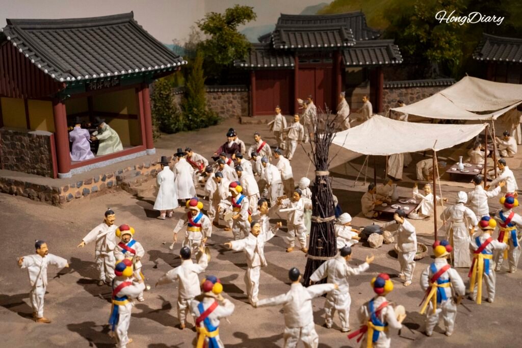 Miniature diorama depicting an ancient Yangsan festival at the Yangsan City Museum