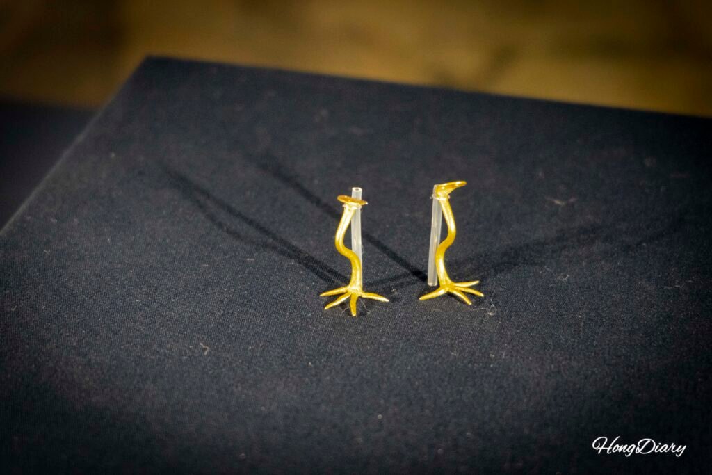 Gold bird legs (Geumje Jojok) from the Gold Bird Tomb, designated Korean Treasure No. 1921, at the Yangsan City Museum