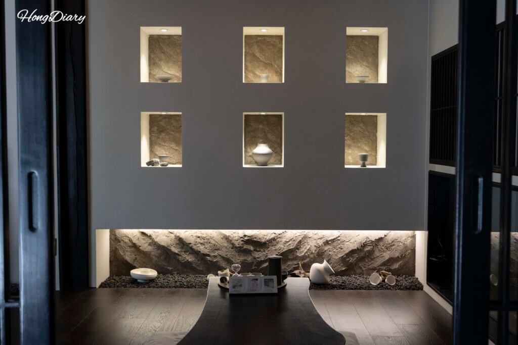Detalle del espacio de ceremonia del té en Yeojuhyeon, hanok privado en Daegu