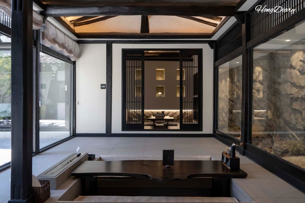 Living room with tea ceremony space at Yeojuhyeon hanok in Daegu