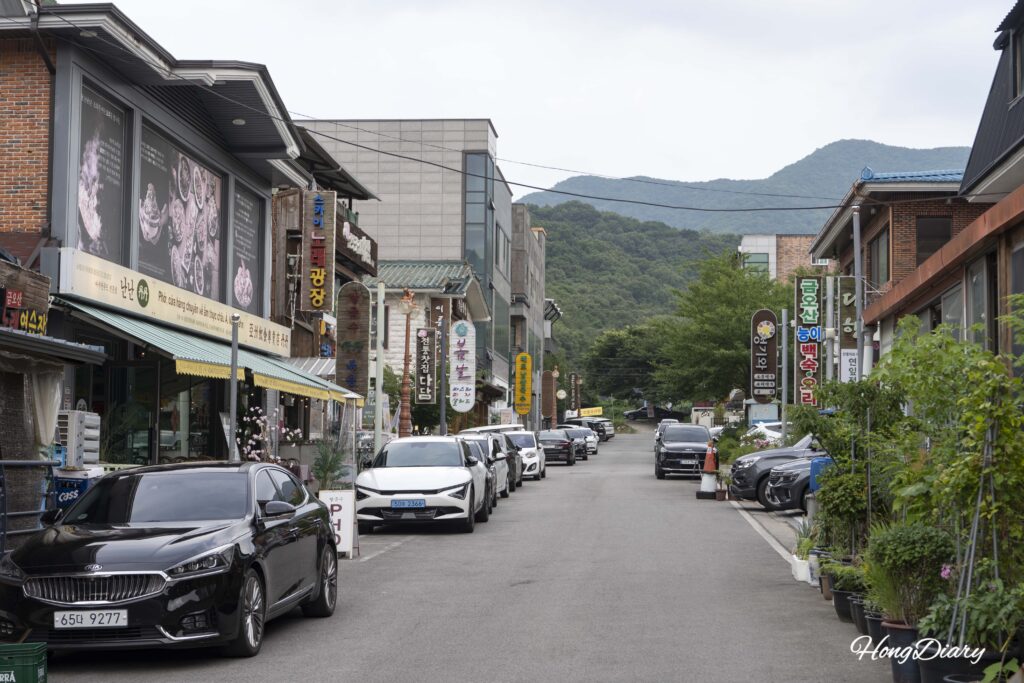 Baeksuk restaurant alley near Parking Lot 2 at Geumosan Provincial Park in Gumi