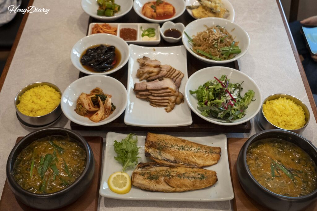 Complete Boyangjeongchan full-course set meal with chueotang and grilled mackerel at Irojeong Gumi