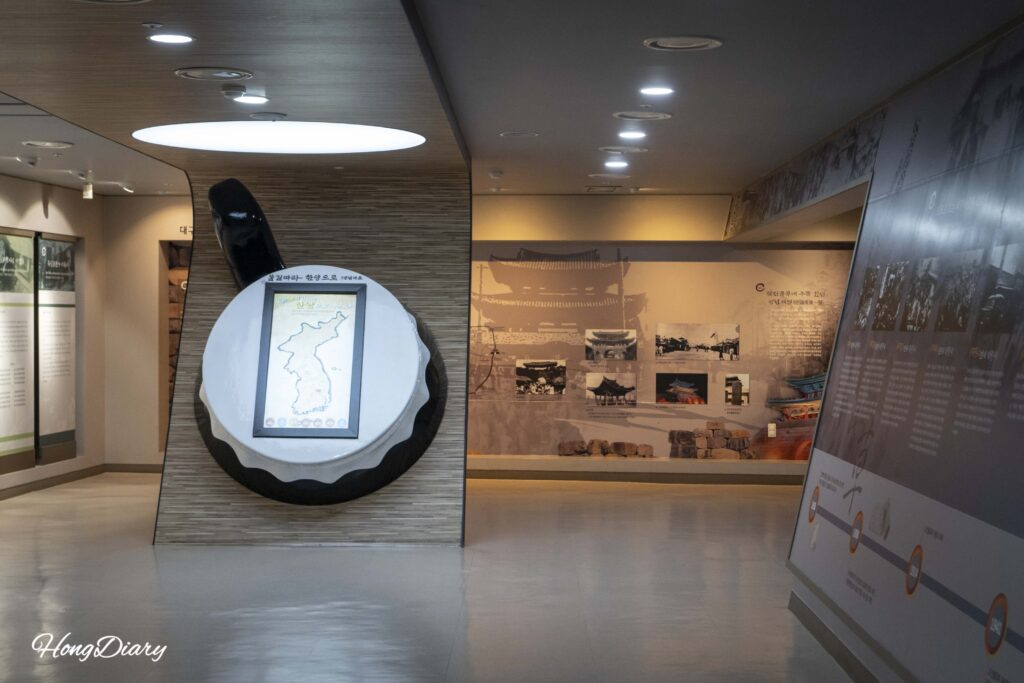 Third floor exhibition hall at the Daegu Yangnyeongsi Museum showing the history of the herbal market