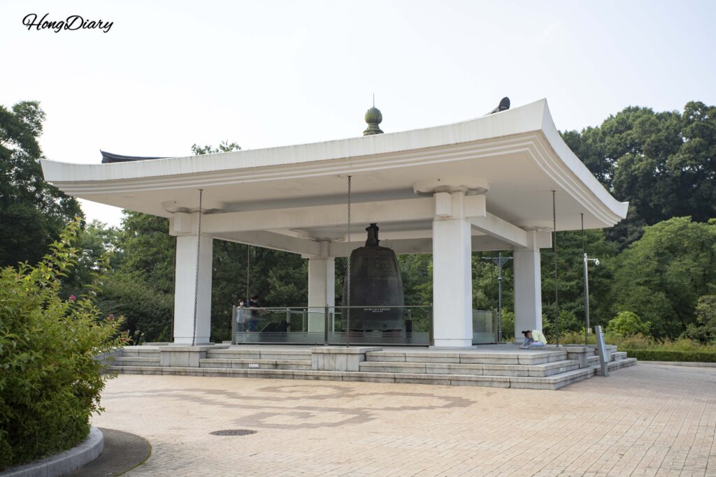 聖徳大王神鐘(国宝第29号・重さ約18.9トン・771年完成)国立慶州博物館の野外展示