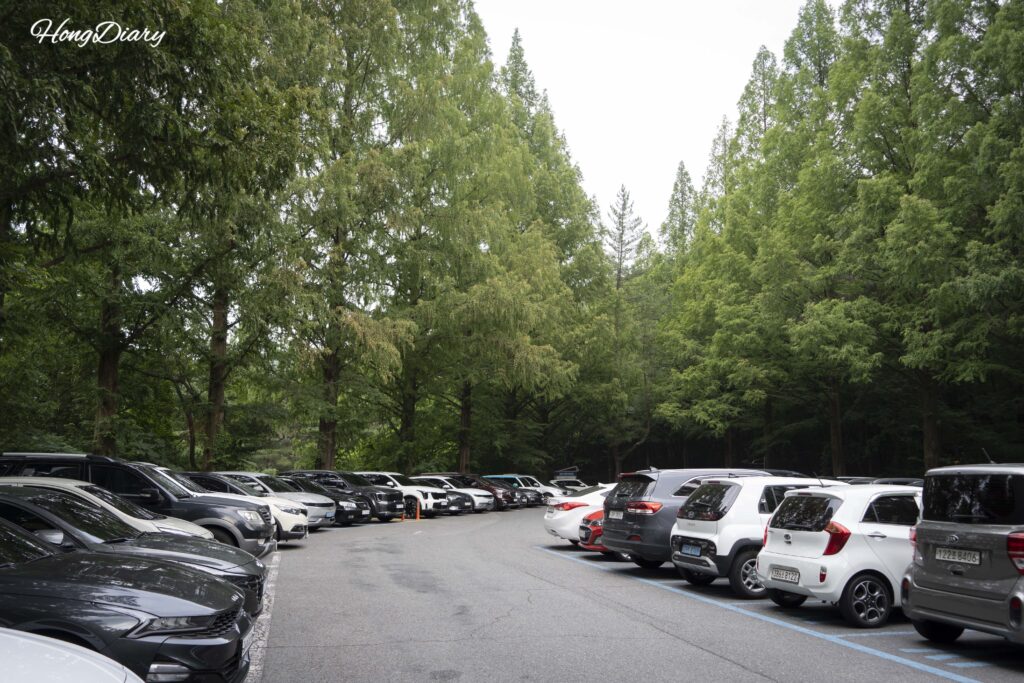 Parking Lot 1 near the Geumosan cable car station in Gumi, the closest lot to the ticket booth