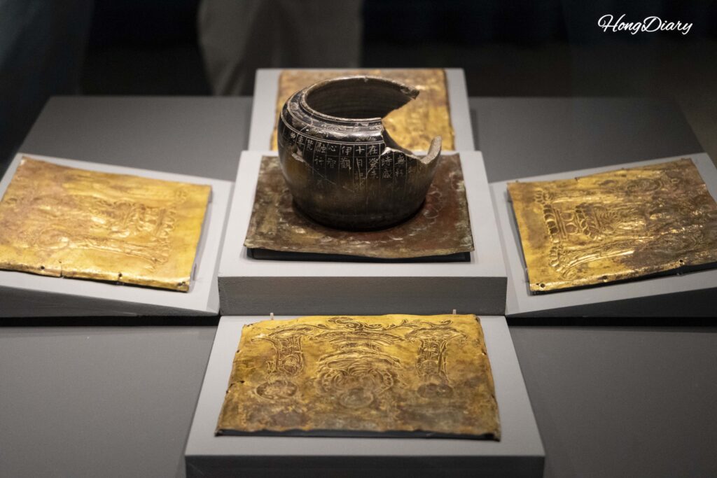 皇龍寺跡出土の金銅舎利函(国立慶州博物館 特別展示)