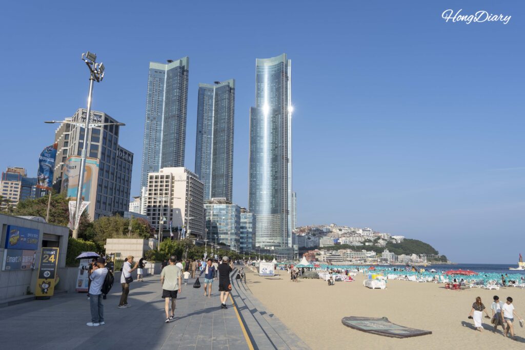 Vista de Haeundae Beach con la torre LCT y el horizonte de edificios