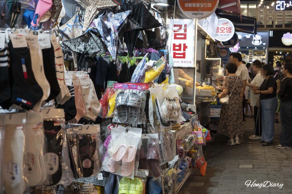 海雲台伝統市場の雑貨店