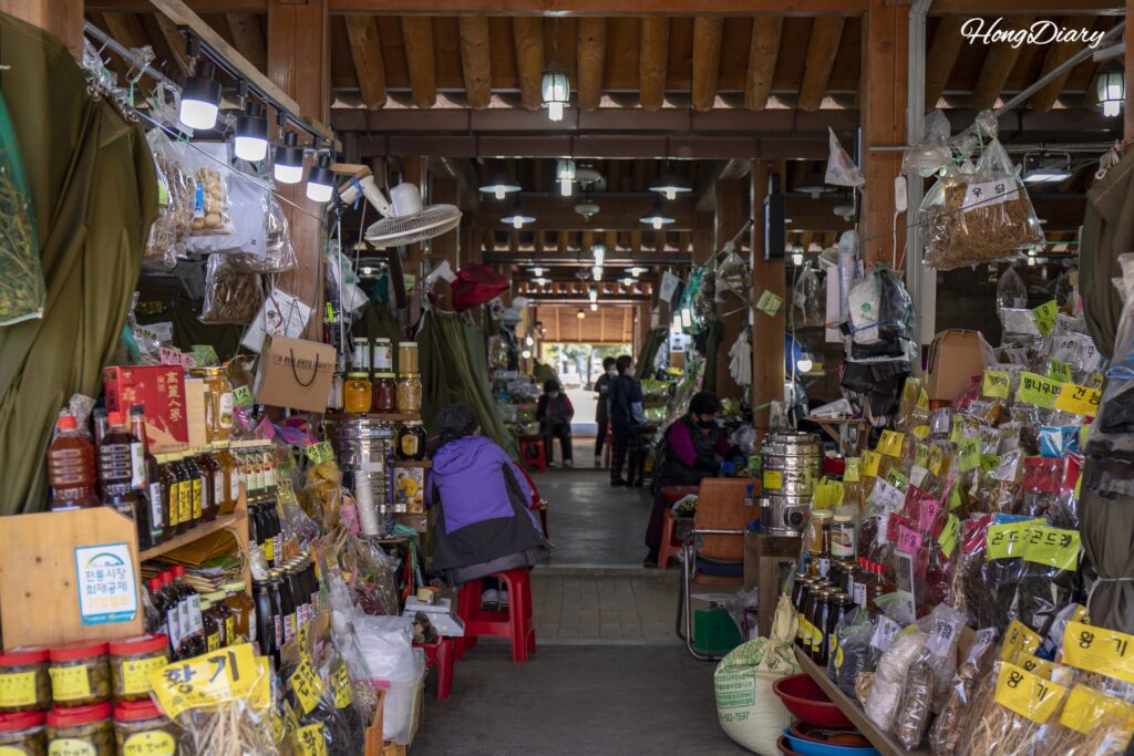 花開市場で販売されている河東の地元特産品