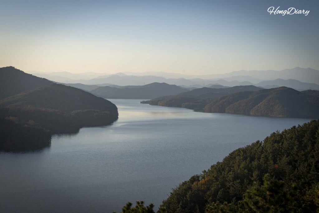 晋州・晋陽湖の全景（慶尚南道晋州市）