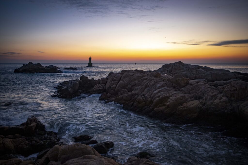 Amanecer fotografiado en la Iglesia Jukseong, Gijang, Busan