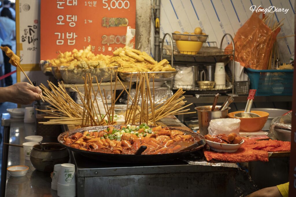 Puesto de tteokbokki en el Mercado Haeundae Busan