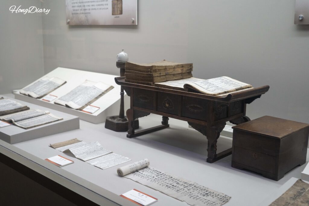 Textos médicos históricos coreanos en el Museo Yangnyeongsi de Daegu