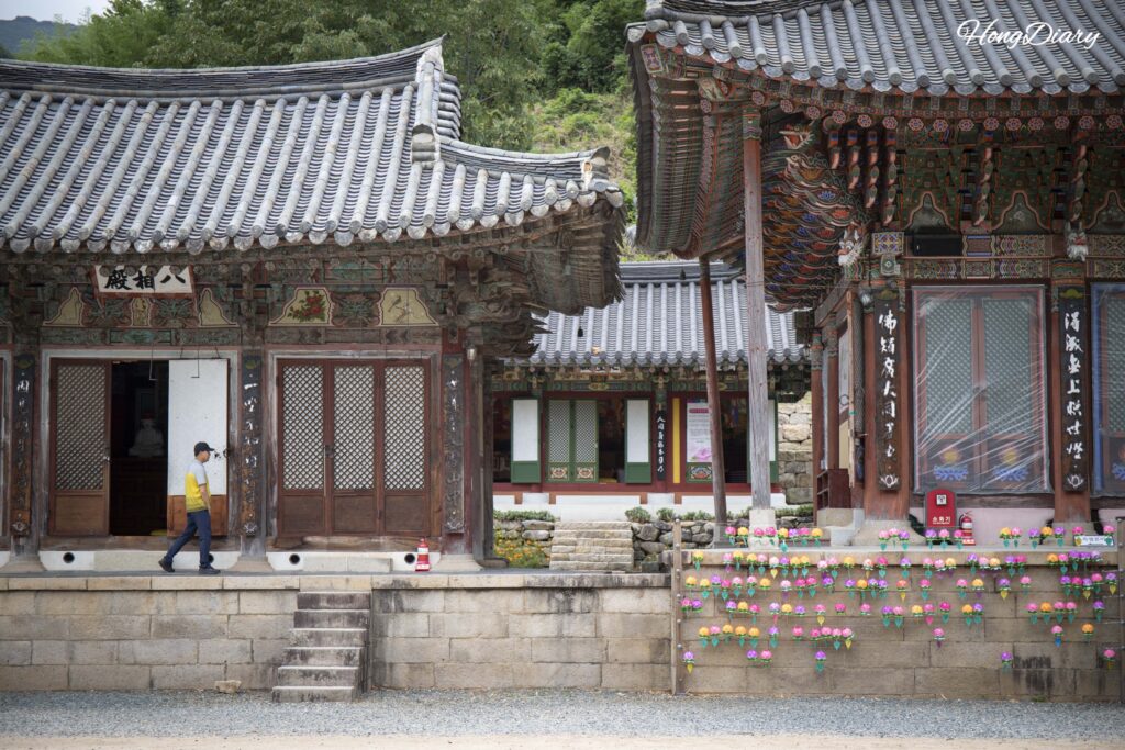 表忠寺の八相殿と周辺の伽藍、密陽