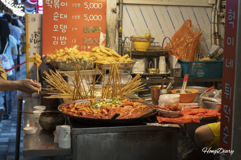 Sangguk-ine tteokbokki stall at Haeundae Traditional Market, Busan's most famous street food vendor