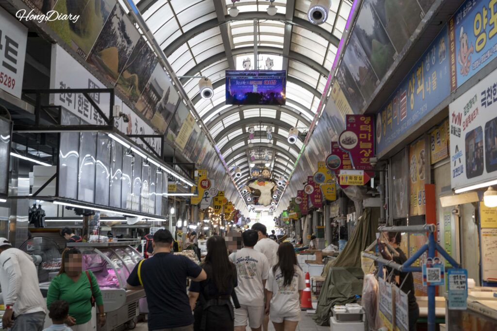 帰り際に撮影した慶州城東市場の外観