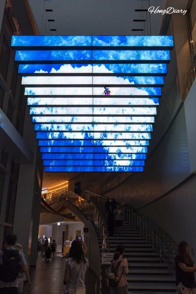 釜山エックスザスカイ98階のスカイウェーブ大型メディアアート
