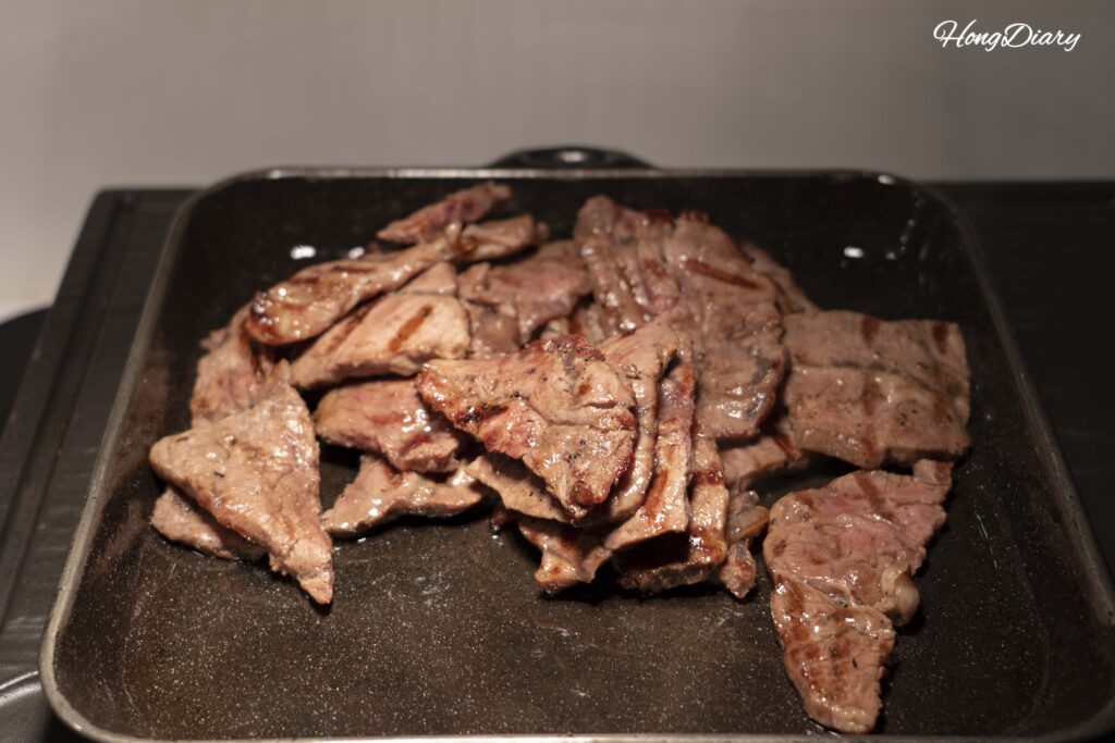 Steak carving station at the lunch buffet, Ristorante Hotel Nongshim Busan