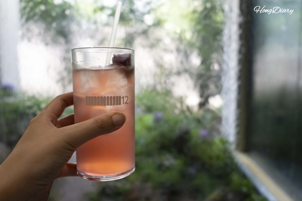 密陽カフェ ヨルドゥダルの4月フラワーエイド（ローズ色）