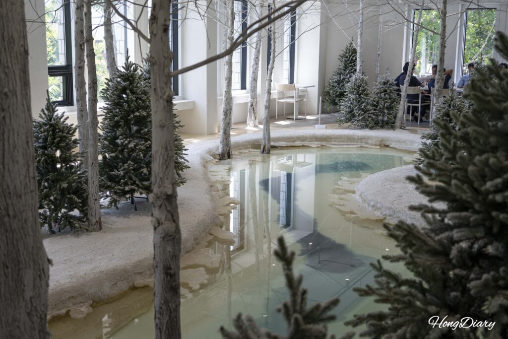 Winter-themed room at Yeoldudal Cafe Miryang