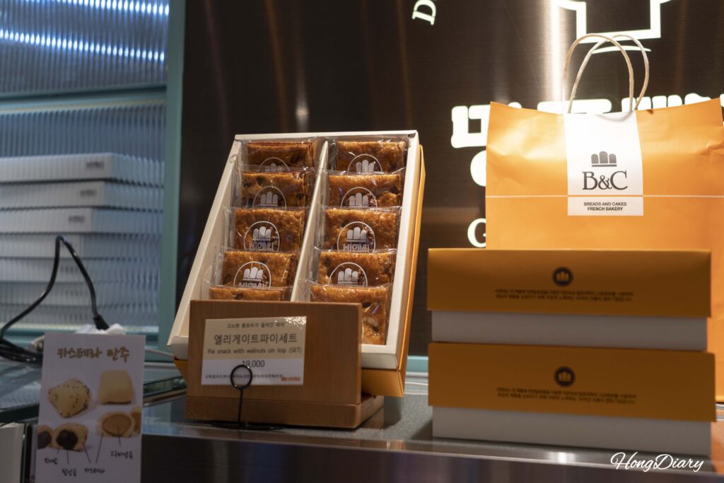 B&C製菓のエレガントパイセット（くるみパイのギフトボックス）釜山駅店