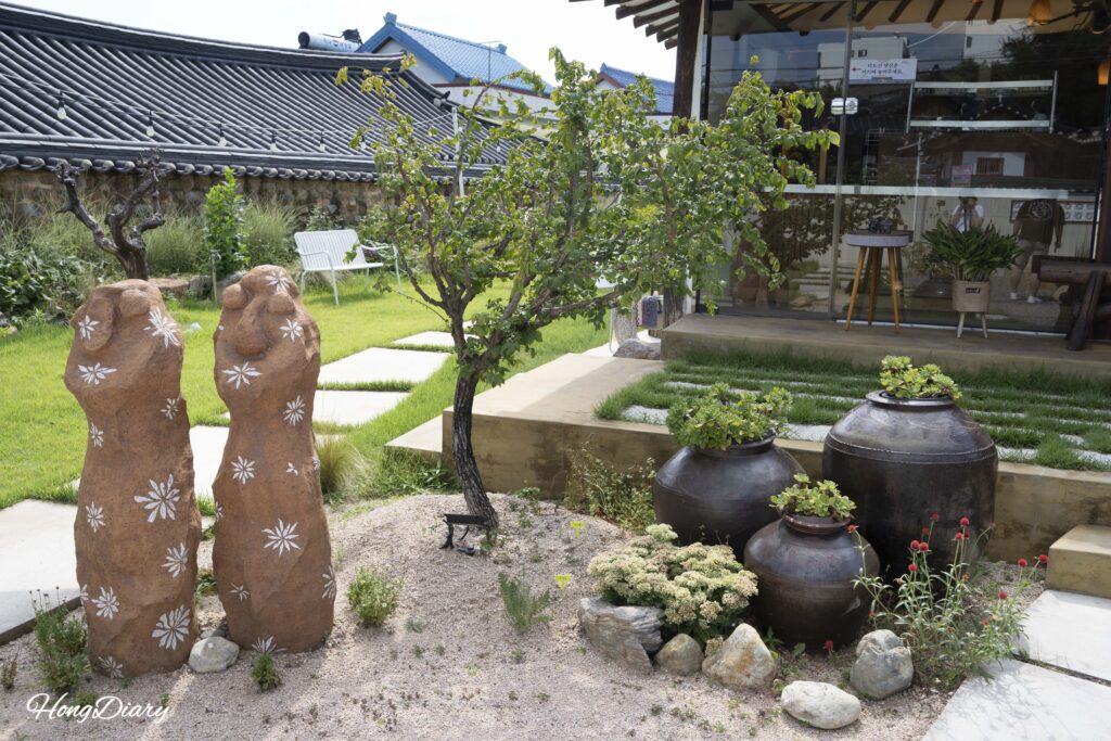 Handcrafted decorative items by Miryang artists displayed outside Byeotnwi cultural space