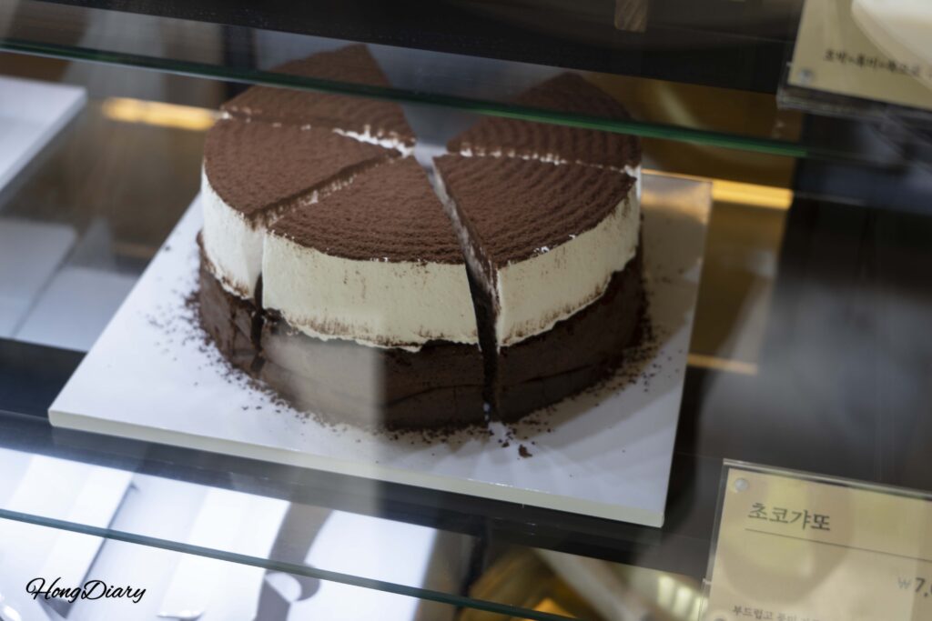 密陽 韓屋カフェ ビョンヌイのチョコガトー
