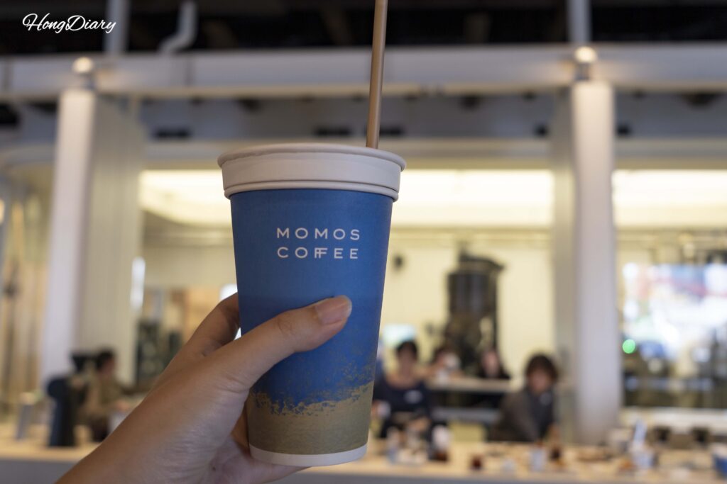 釜山影島のモモスコーヒーロースタリーで注文したカフェラテ