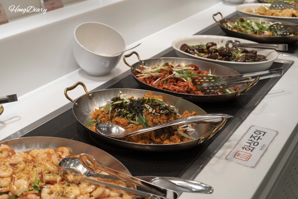Estación de pastas y fideos en QooQoo con jajangmyeon y fideos de arroz
