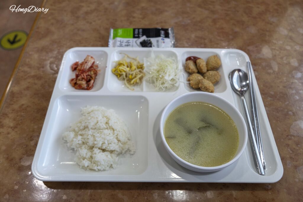 Korean seaweed soup breakfast set (miyeokguk) served at Restaurant Andamiro on the Seonghee ferry