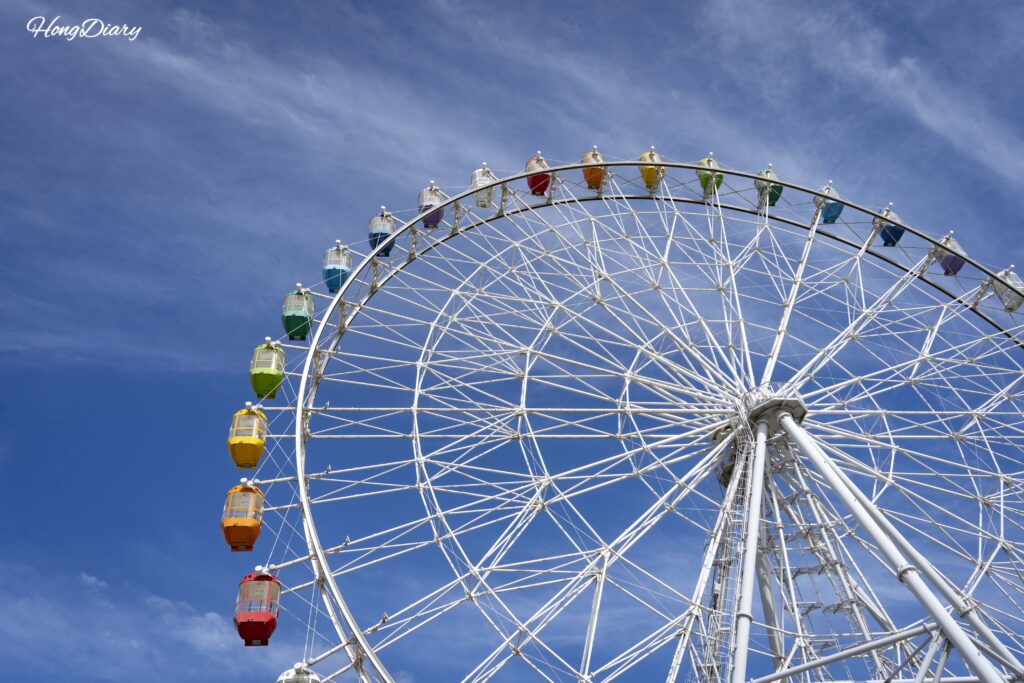 60-meter Ferris wheel at Haikara't Yokocho overlooking the Kanmon Strait in Shimonoseki
