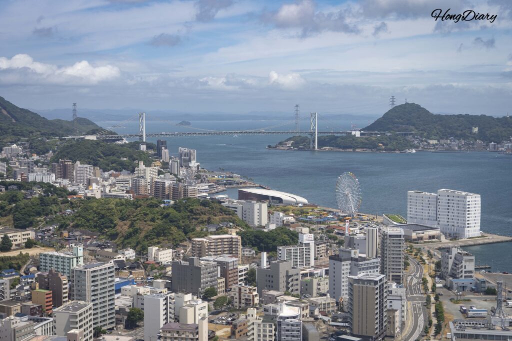 海峡ゆめタワー30階から東を望む関門橋・唐戸市場・海響館・関門海峡と門司港レトロ